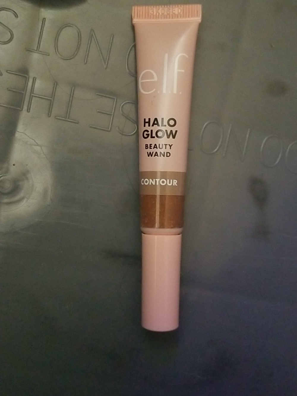 ELF Halo Glow Contour Wand - Light/Medium